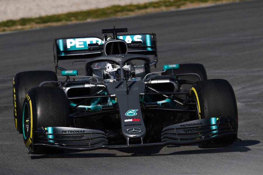  Mercedes-AMG F1 W10 EQ Power+ 2019 года  (фото 30 из 31)